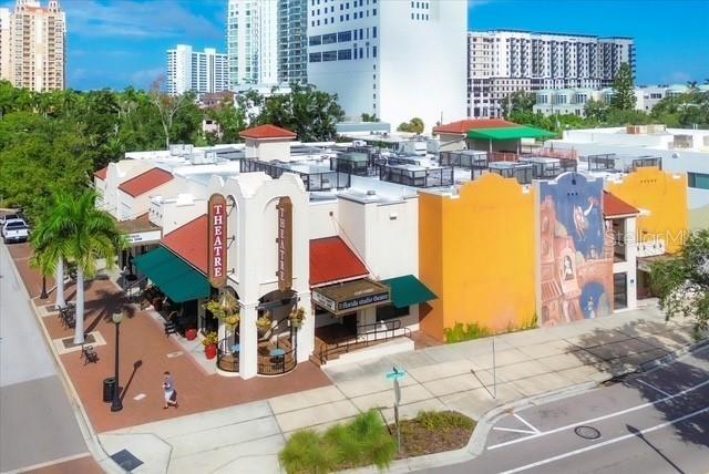 Building Photo - 200 Cocoanut Ave