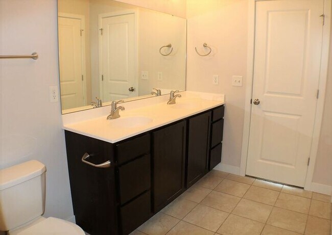 Building Photo - $2,000 | 3 Bedroom, 3 Bathroom TOWN HOME | PET Friendly* | Sublease* | Available for August 1st, ...