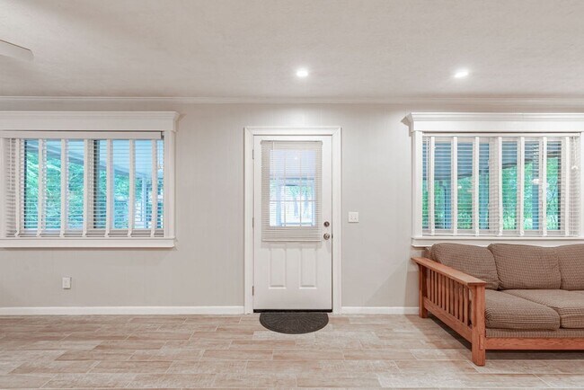 Building Photo - Welcome to your Lake Home