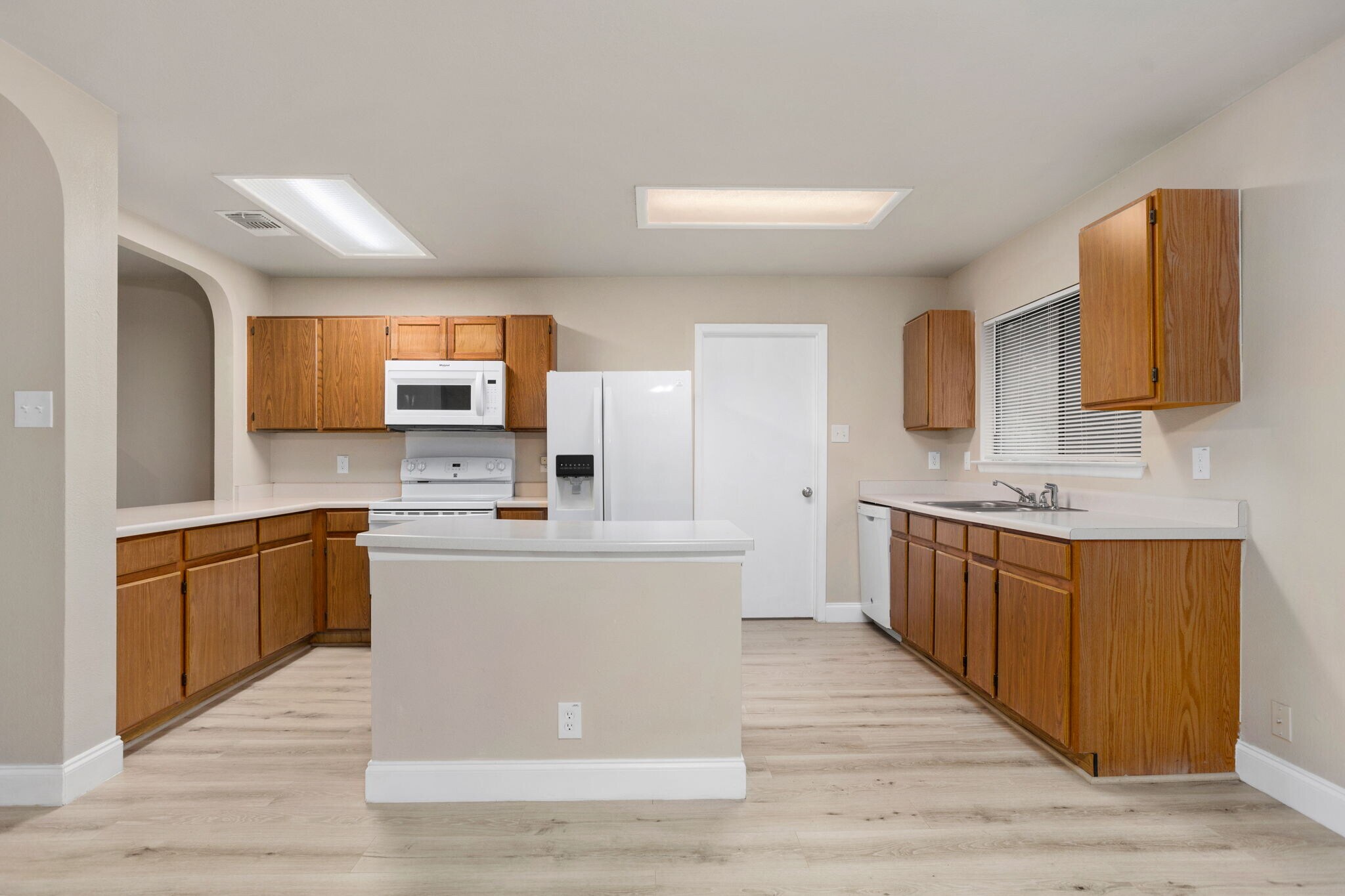 Building Photo - 8402 Laurel Bnd
