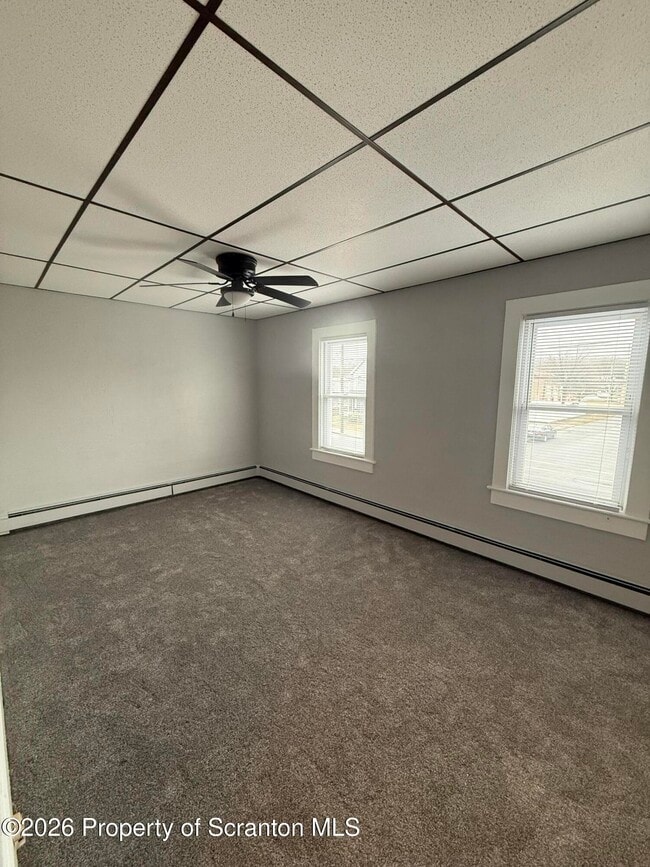 Building Photo - 708 Main St