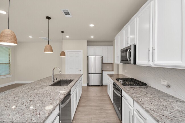 Building Photo - 1722 Summerlyn Ter Dr