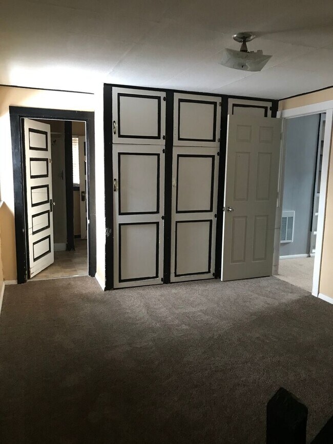 Building Photo - 912 Wyoming St