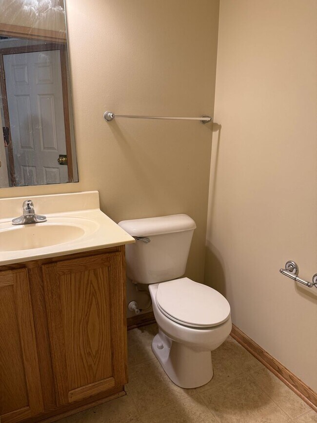 Building Photo - Easy Living On Gettysburg Way