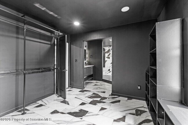 Building Photo - 523 Meyer St