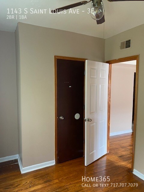 Building Photo - Amazing 2 Bedroom 1 Bathroom - Looking for...