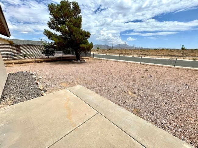 Building Photo - Nice 2 Bedroom 1 Bath Home! *HOME IS CURRENTLY OCCUPIED, PLEASE DO NOT DISTURB THE TENANTS*