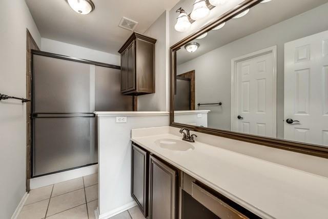 Building Photo - 2323 Brookview Dr