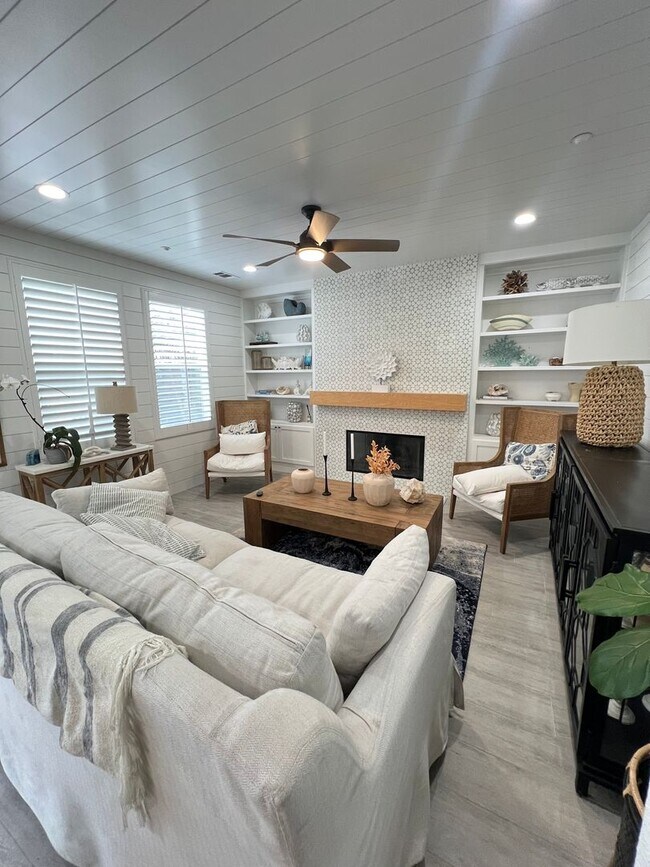 Building Photo - Beautifully Furnished Home in Huntington Beach