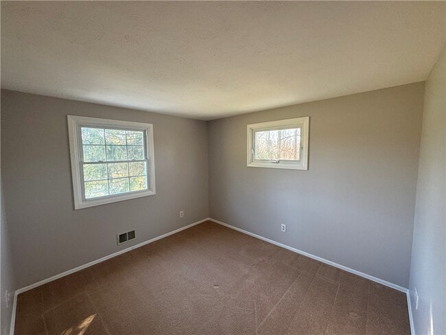Building Photo - 1095 Hamlin Parma Townline Rd
