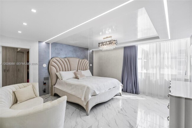 Building Photo - 2030 S Ocean Dr