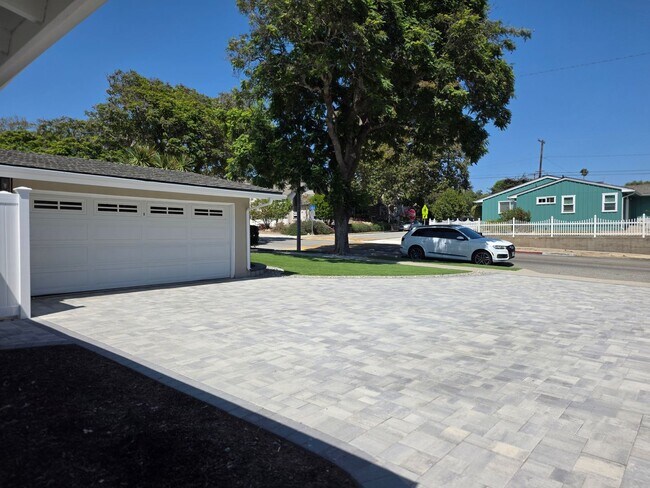 Building Photo - 317 Agnus Dr