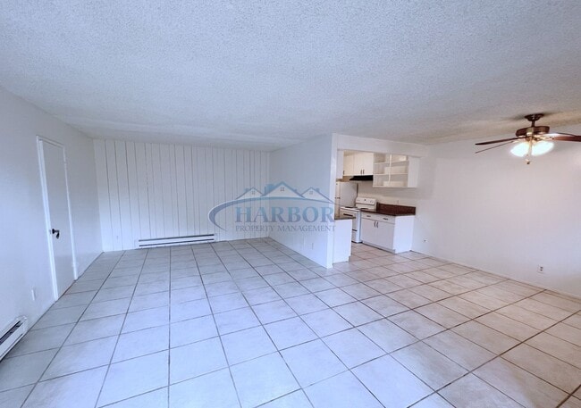 Building Photo - Stylish Condo with Pool, Fitness Center & ...