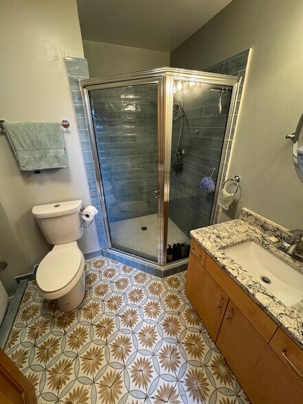 Building Photo - 230 W Tazewell St