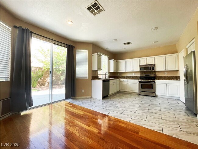 Building Photo - 9964 Canyon Peak Dr