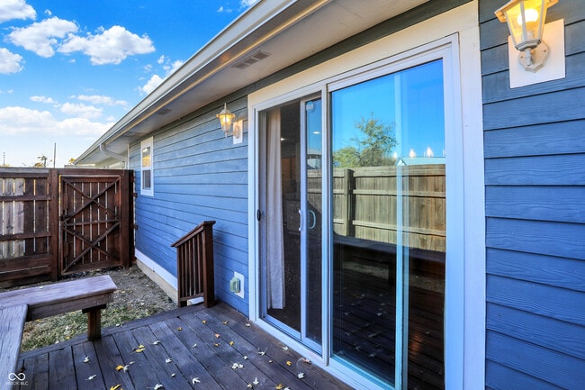 Building Photo - 301 W Pierce St