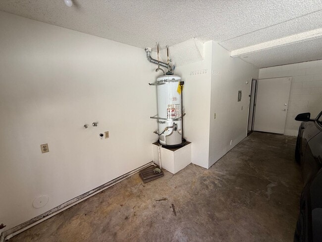 Building Photo - Spacious 3 Bed / 2.5 Bath Townhome in Prime San Gabriel Location