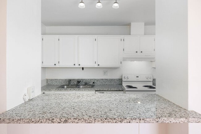 Building Photo - Pacific Isles - Point Loma Renovated Condo- Gated Community, Some Utilities Included, Parking, an...