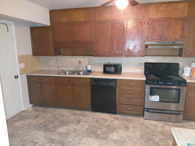 Building Photo - 2559 Janice Cir NE