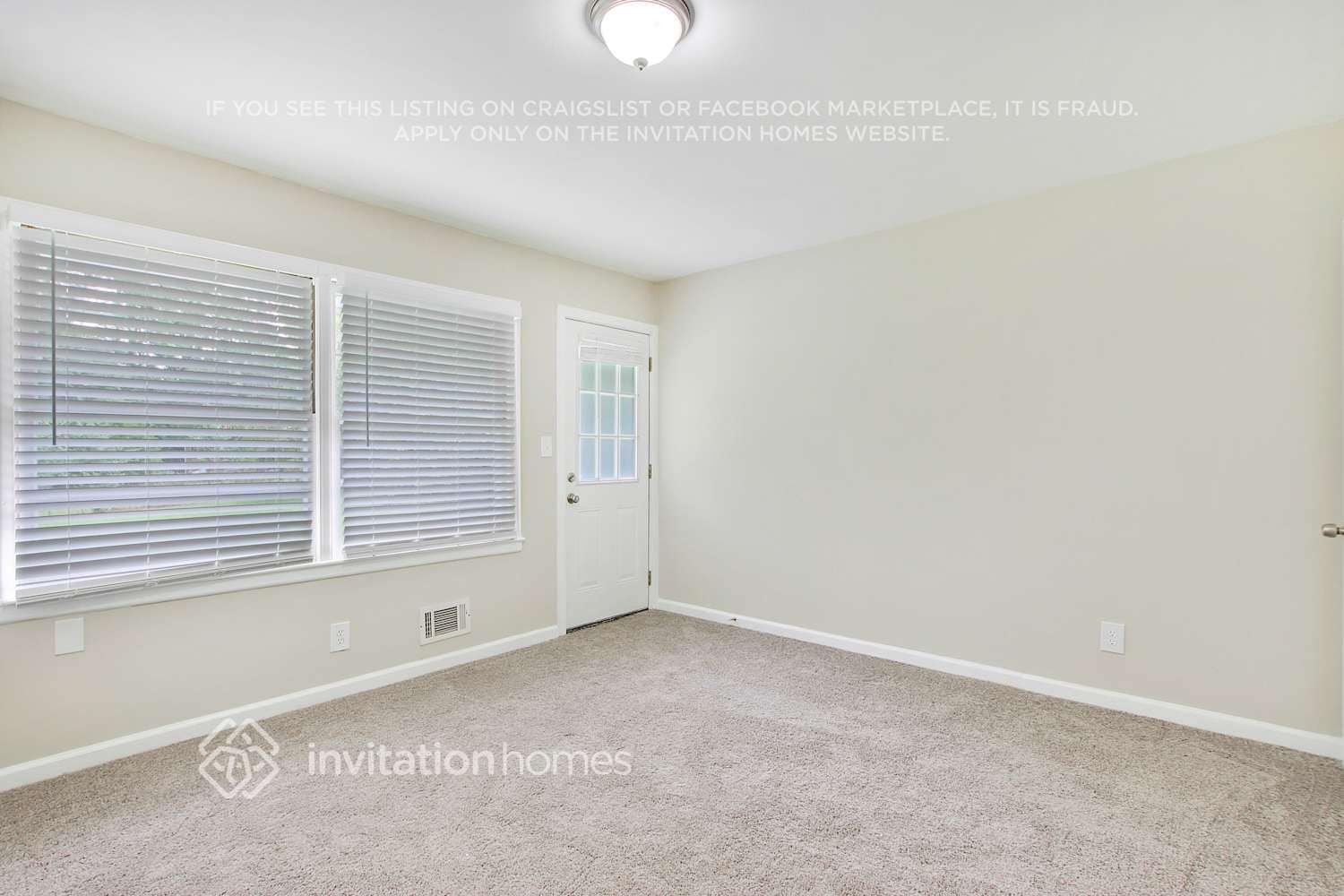 Building Photo - 2246 Collins Dr