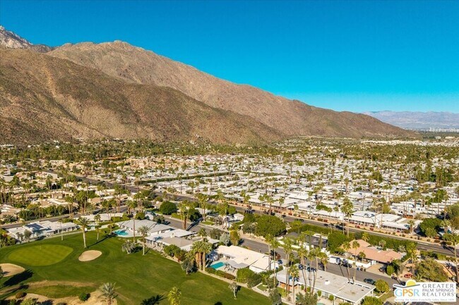 Building Photo - 605 E Sierra Way