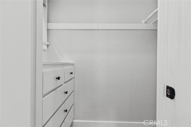 Building Photo - 408 W Dryden St