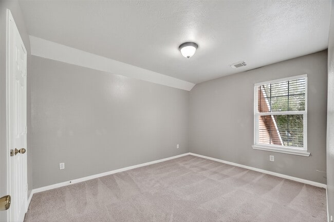 Building Photo - 2914 Laurel Brook Ln