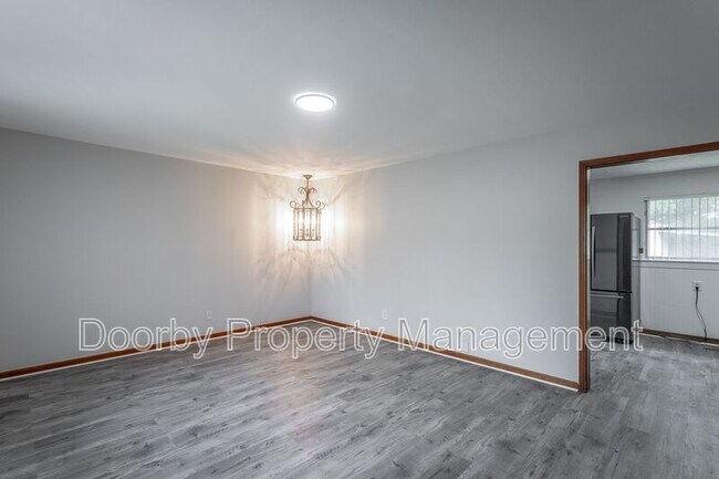 Building Photo - 186 Greens Lake Cir