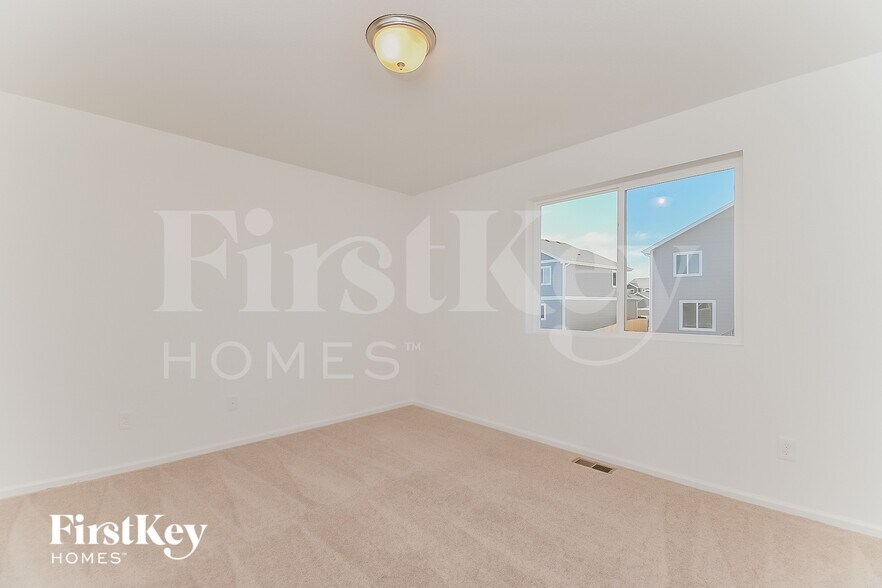 Building Photo - 10633 Luneth Dr