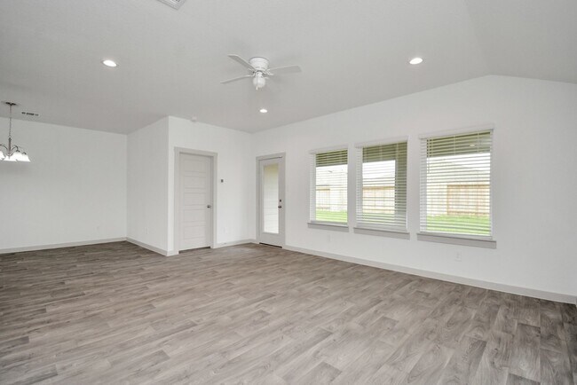 Building Photo - 7803 Golden Rubia Ln