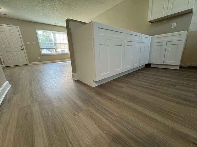 Building Photo - 635 Woodington Ln