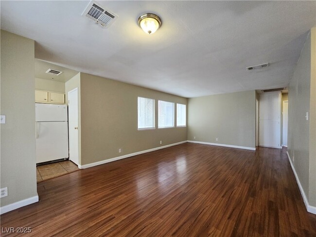 Building Photo - 5357 Del Gado Dr