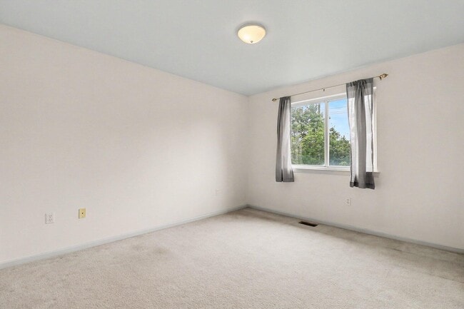 Building Photo - 2457 Cliffside Ct