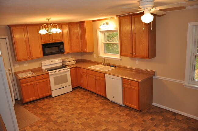 Building Photo - Sparkling Rambler in Park-like Setting on 10 Acres