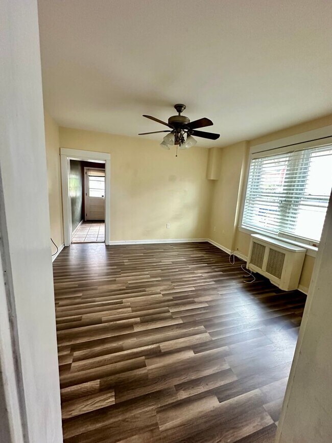 Building Photo - Spacious Homes In Bridgeport