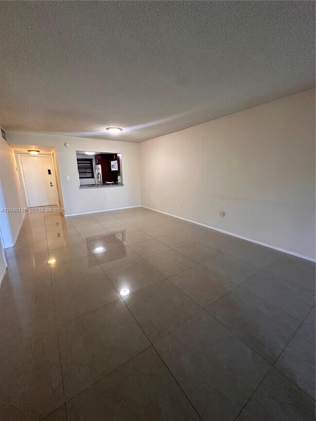 Building Photo - 10845 SW 112th Ave