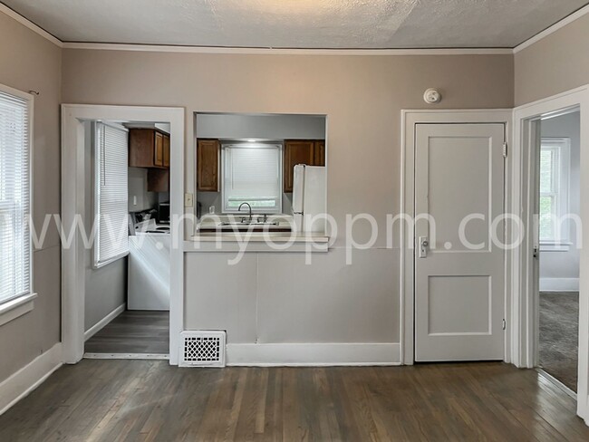 Building Photo - 2 Bedroom / 1 Bath Home Near Fontenelle Park!