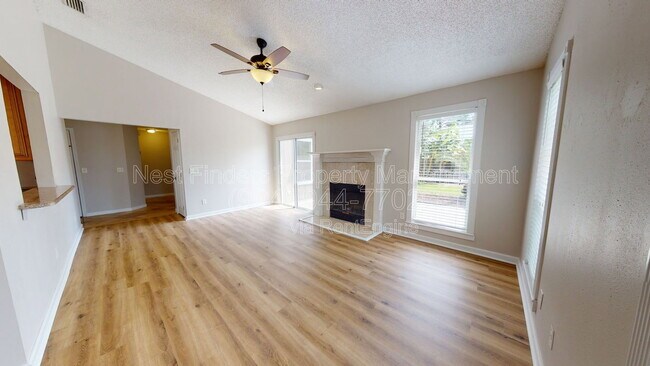 Building Photo - 14089 Lumberton Falls Dr