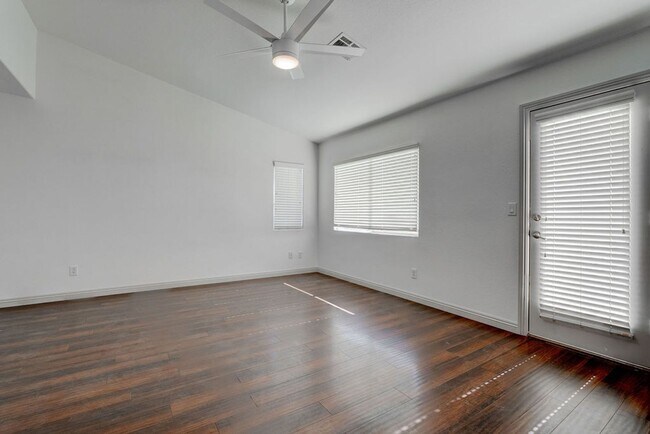 Building Photo - 9931 Rockside Ave