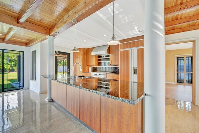 Building Photo - Beautiful West of the Trail 3-Bed/2-Bath H...