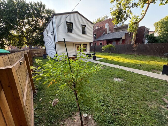 Building Photo - 2250 Jules St