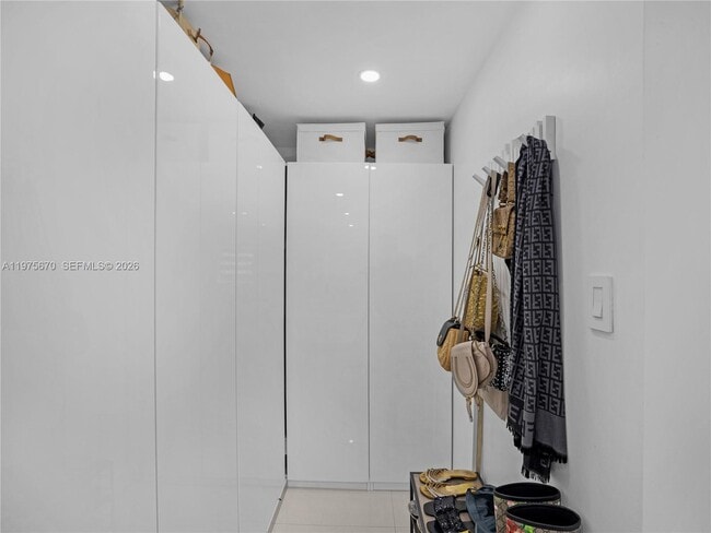 Building Photo - 920 NE 159th St