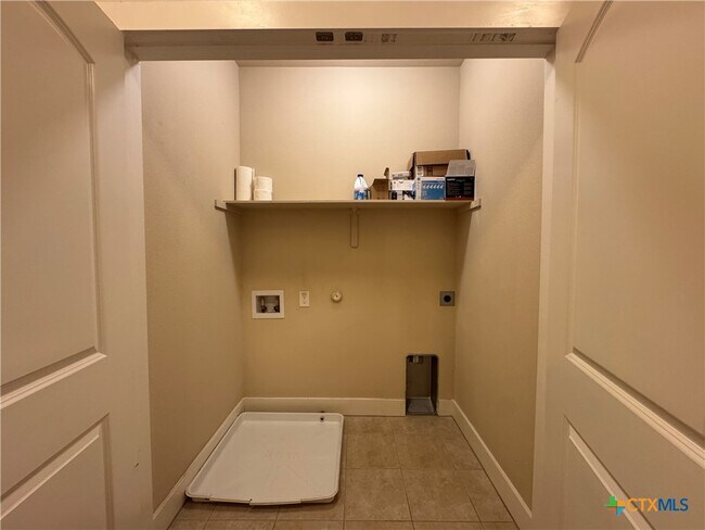 Building Photo - 523 High Tech Dr