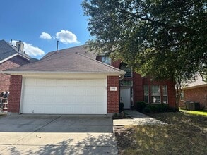 Building Photo - 753 Bridle Trail