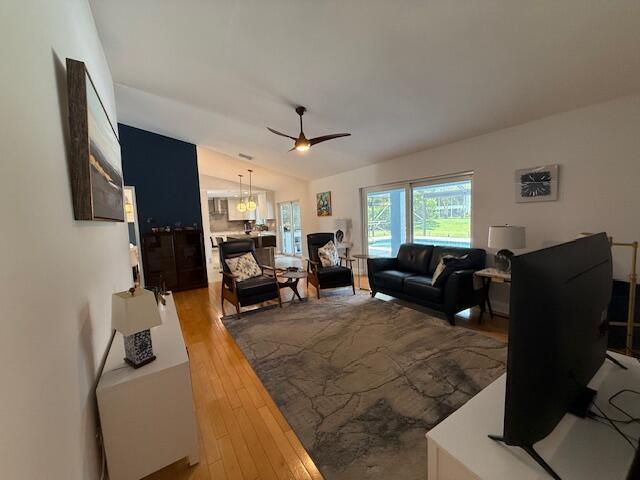 Building Photo - 847 Foresteria Ave