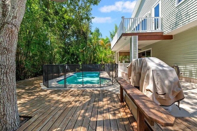 Building Photo - 506 Oceanview Ave