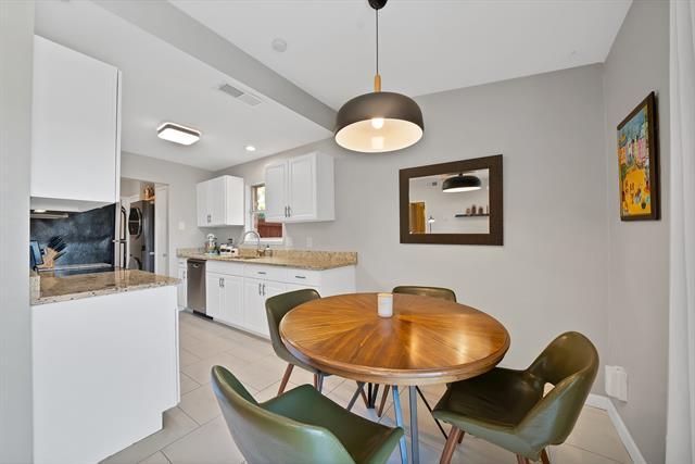 Building Photo - 1400 Lorrie Dr