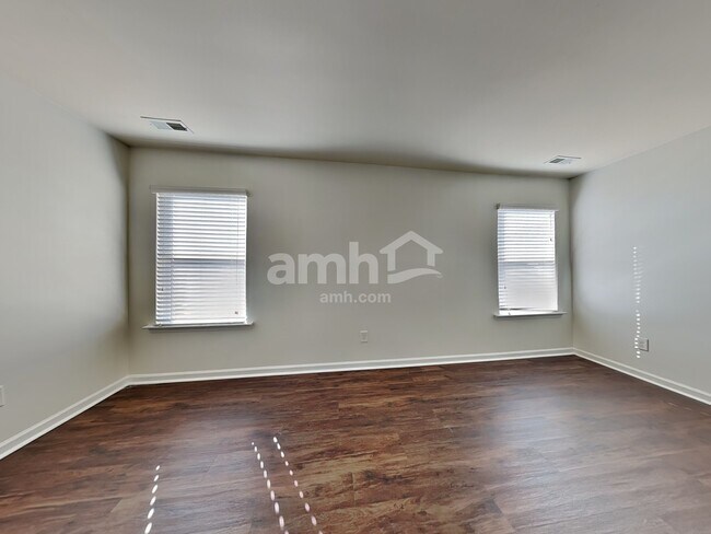 Building Photo - 8112 Hovingham Way