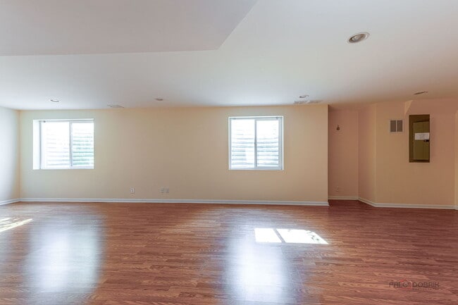 Building Photo - 4225 Henry Way