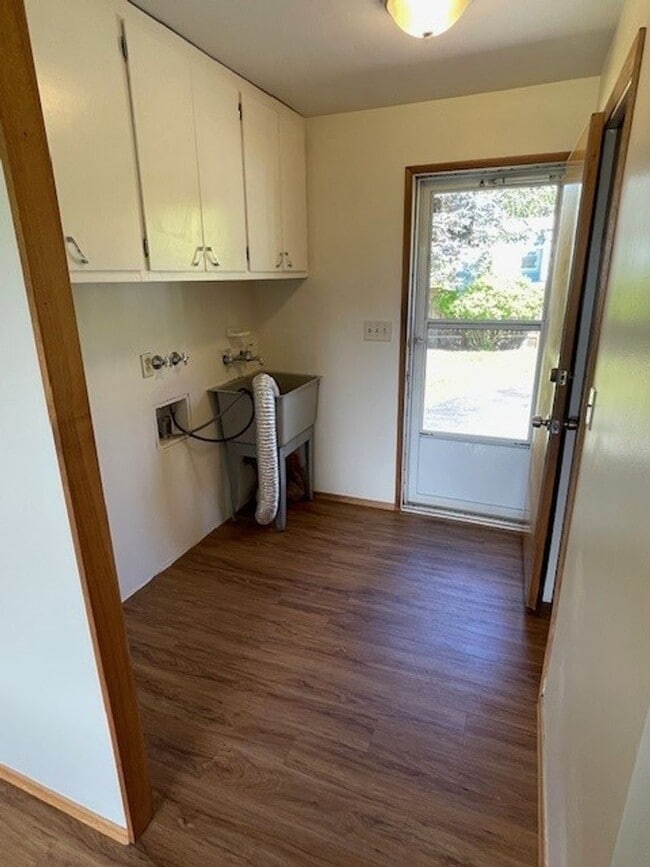 Building Photo - Edmonds View Home